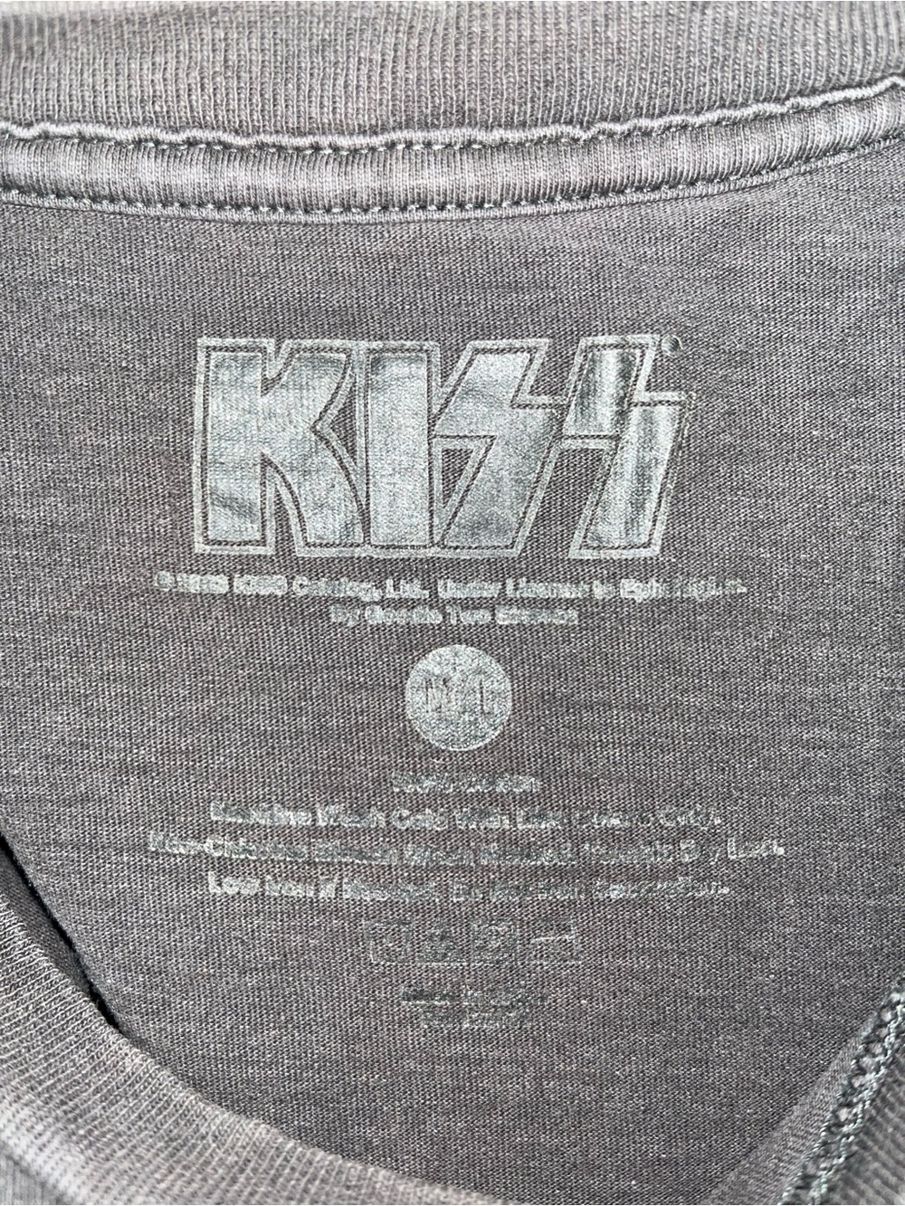 KISS Gene Simmons Graphic T-Shirt - Picture 4 of 5